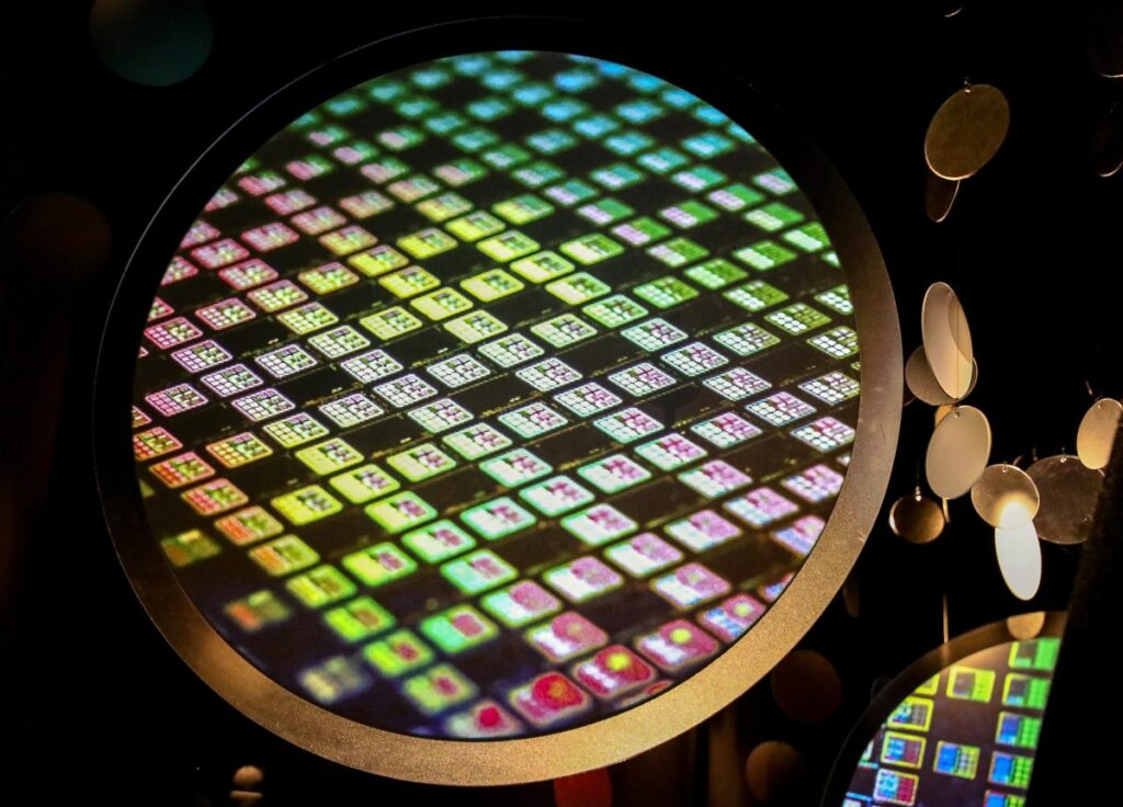 Tsmc Suspending Advanced Chip Deliveries To Chinese Firms